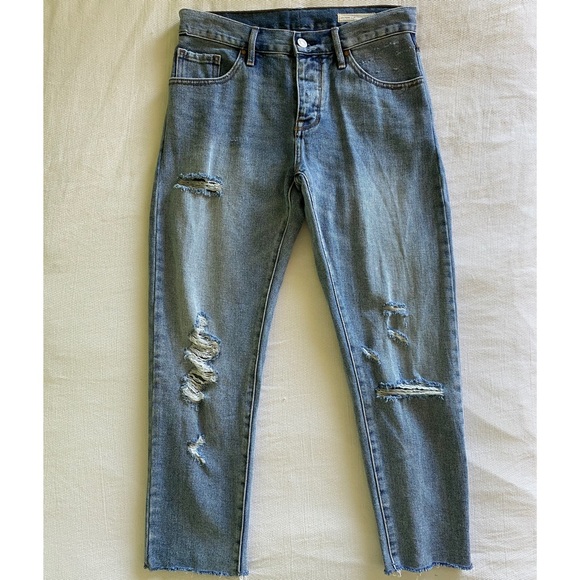 PacSun Distressed Girlfriend Jeans in size 26 - Picture 2 of 5
